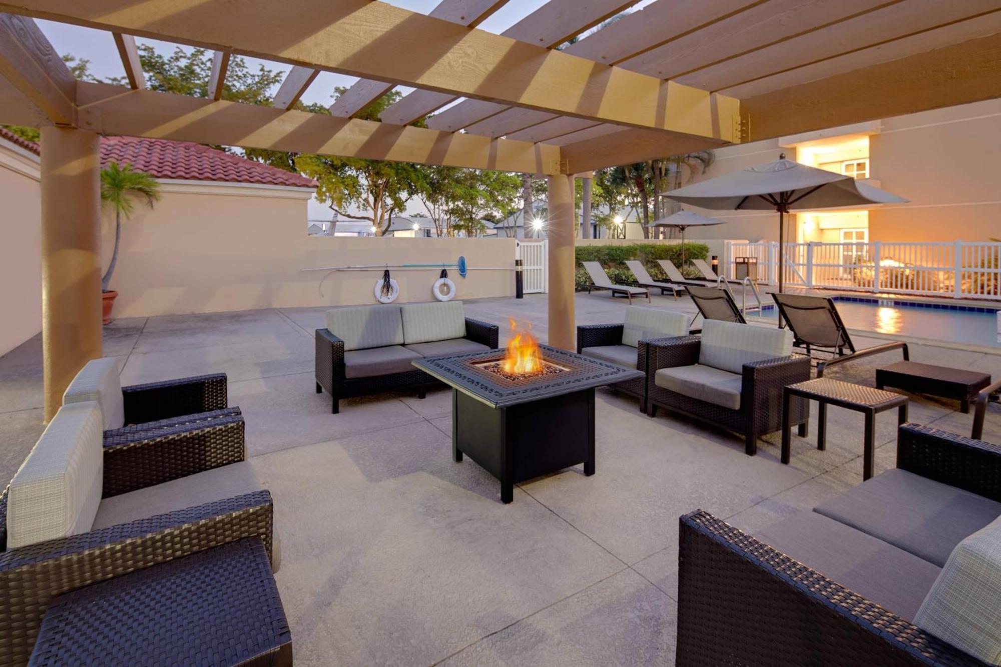 Courtyard By Marriott Fort Lauderdale North/Cypress Creek Luaran gambar